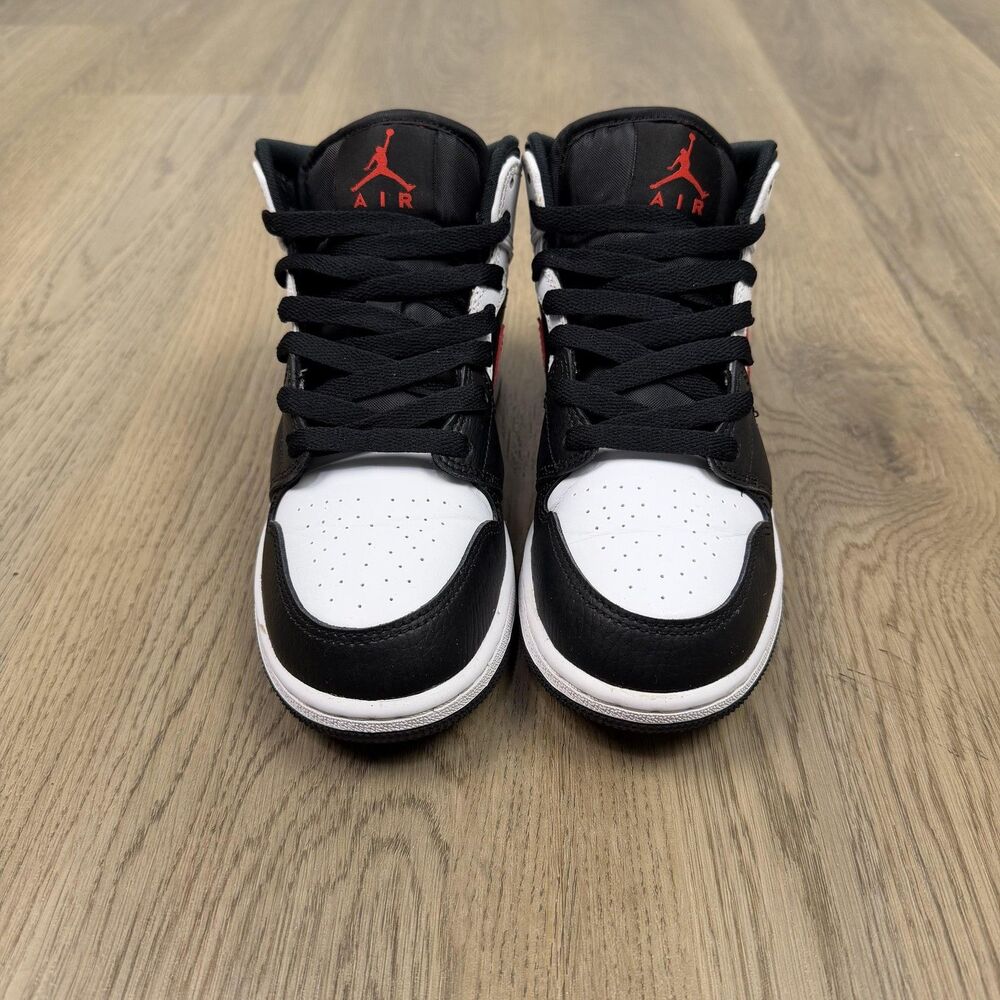 Air Jordan 1 Mid Shoes Youth Size 3.5Y Black White Red GS Sneakers 554725-075 - Picture 2 of 8